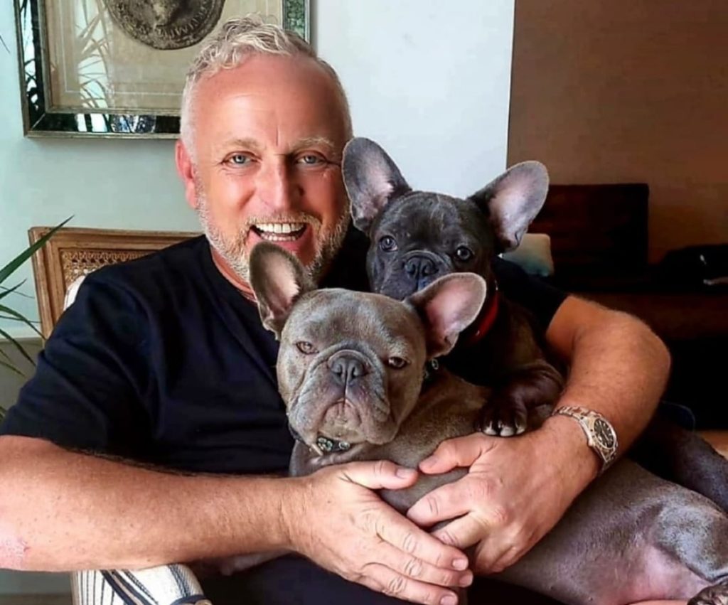 Gordon heeft afstand gedaan van zijn hondjes: Toto en Rocco gedumpt in asiel!