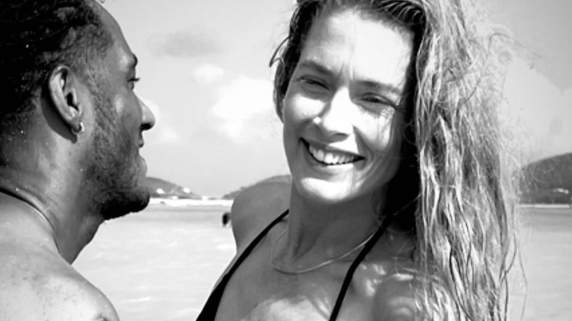 Volgers schrikken zich kapot bij het zien van kiekjes Doutzen: ‘Gaat alles wel goed?’