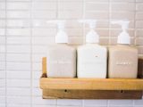 Gebruik NOOIT gratis douchegel, zeep en shampoo in een hotel