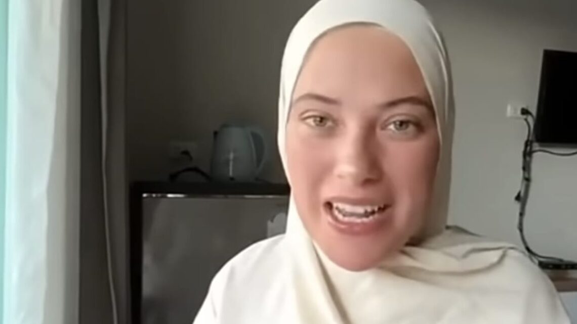 Louise over periode na bekering tot islam: ‘Dat deed ontzettend veel pijn’ Louise over periode na bekering tot islam: ‘Dat deed ontzettend veel pijn’