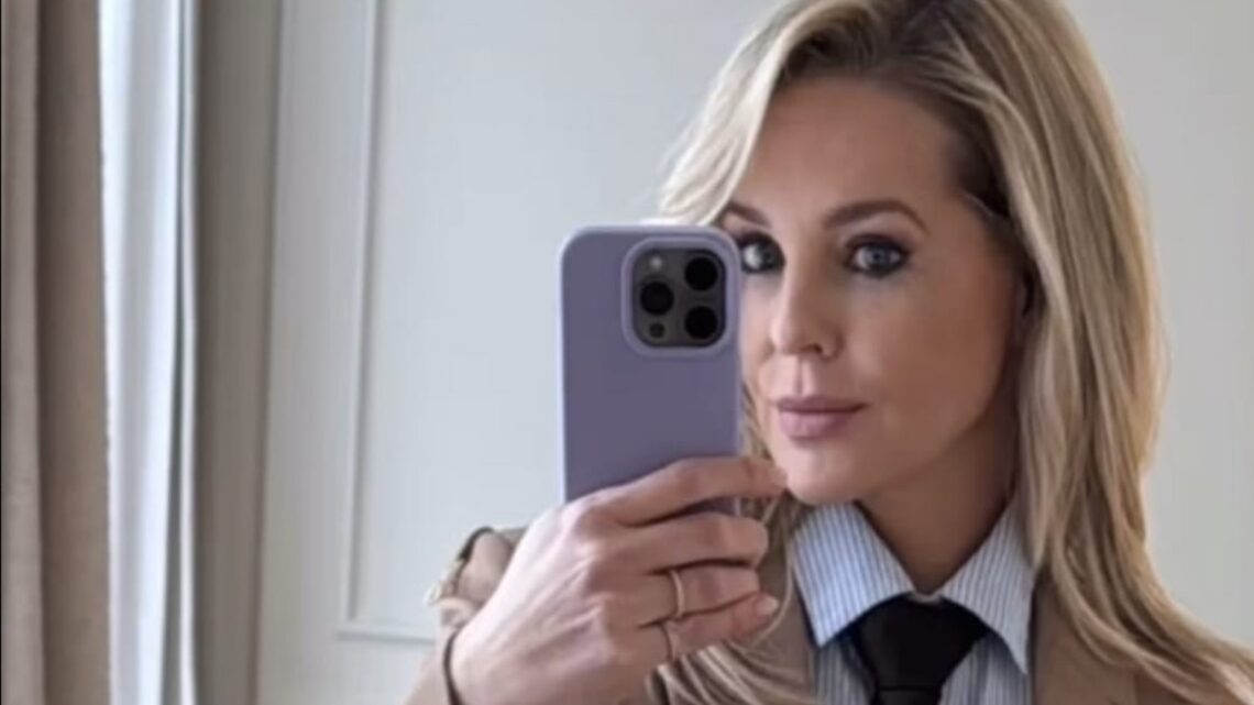 Cosmetische ingreep Chantal Janzen gaat mis: ‘Het is niet goed gegaan’ Cosmetische ingreep Chantal Janzen gaat mis: ‘Het is niet goed gegaan’