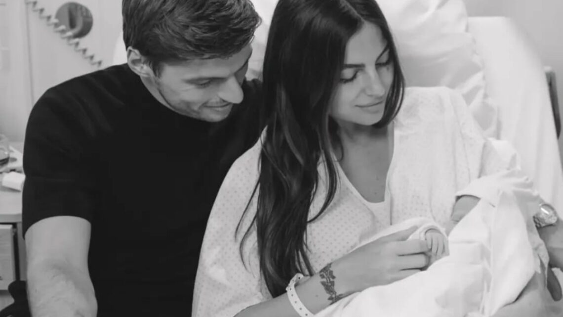 Babynieuws uit de hoek van Formule 1: Max en Kelly zijn ouders geworden! Babynieuws uit de hoek van Formule 1: Max en Kelly zijn ouders geworden!