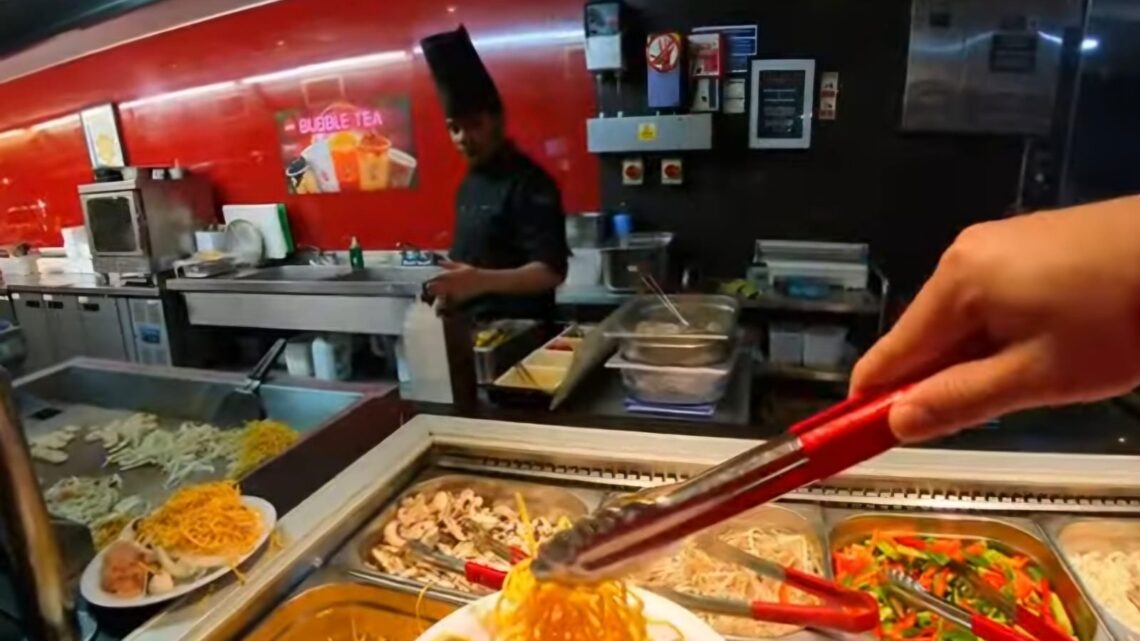 Bert en Sonja bezochten voor eerste keer All You Can Eat restaurant: ‘Zijn geschrokken!’ Bert en Sonja bezochten voor eerste keer All You Can Eat restaurant: ‘Zijn geschrokken!’