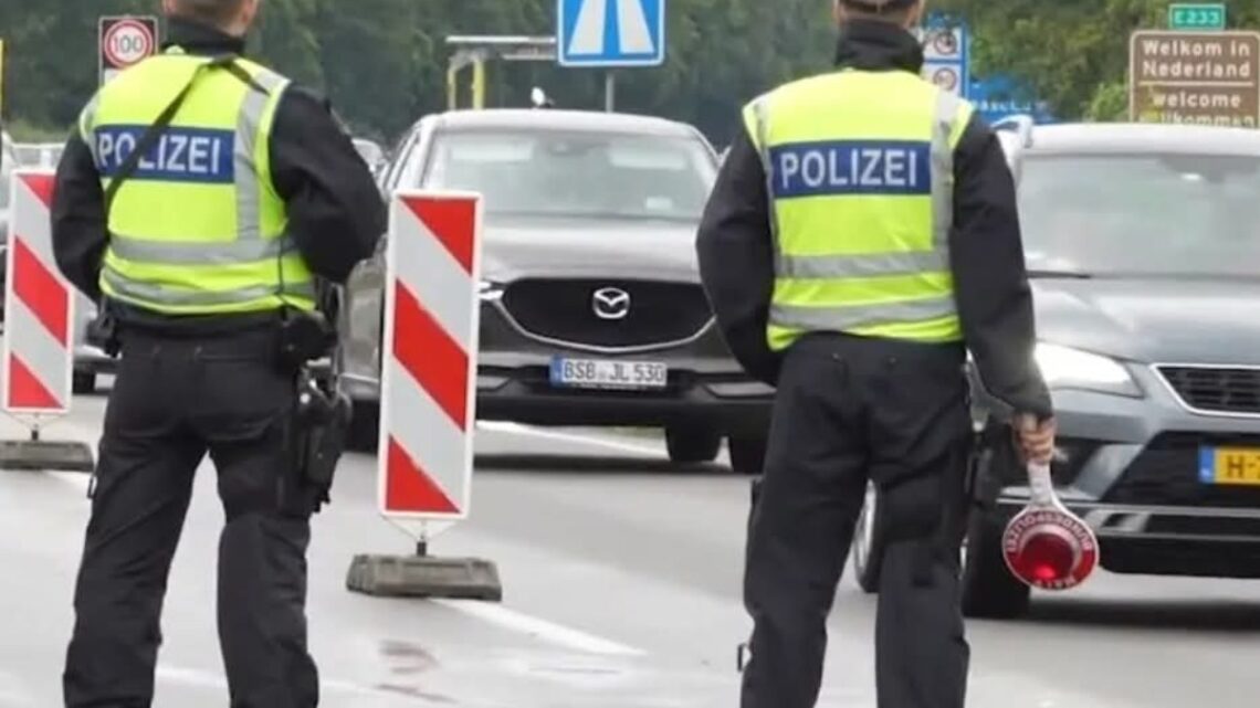 Strengere grenscontroles Duitsland: Dit zijn de directe gevolgen voor Nederlanders! Strengere grenscontroles Duitsland: Dit zijn de directe gevolgen voor Nederlanders!