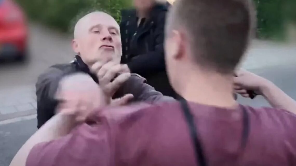 Bizarre Video: Volkert van der Graaf heeft nog steeds een kort lontje en valt journalist aan! Bizarre Video: Volkert van der Graaf heeft nog steeds een kort lontje en valt journalist aan!