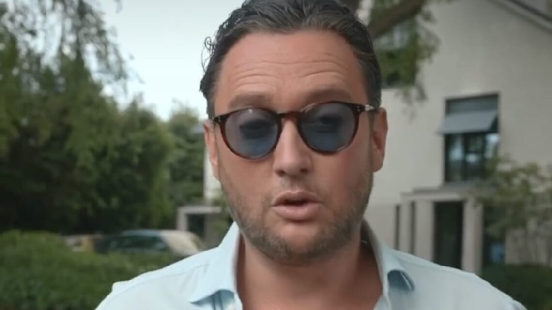 Shownieuws spreekt niet de waarheid: Tino Martin wel degelijk weggestuurd! Shownieuws spreekt niet de waarheid: Tino Martin wel degelijk weggestuurd!