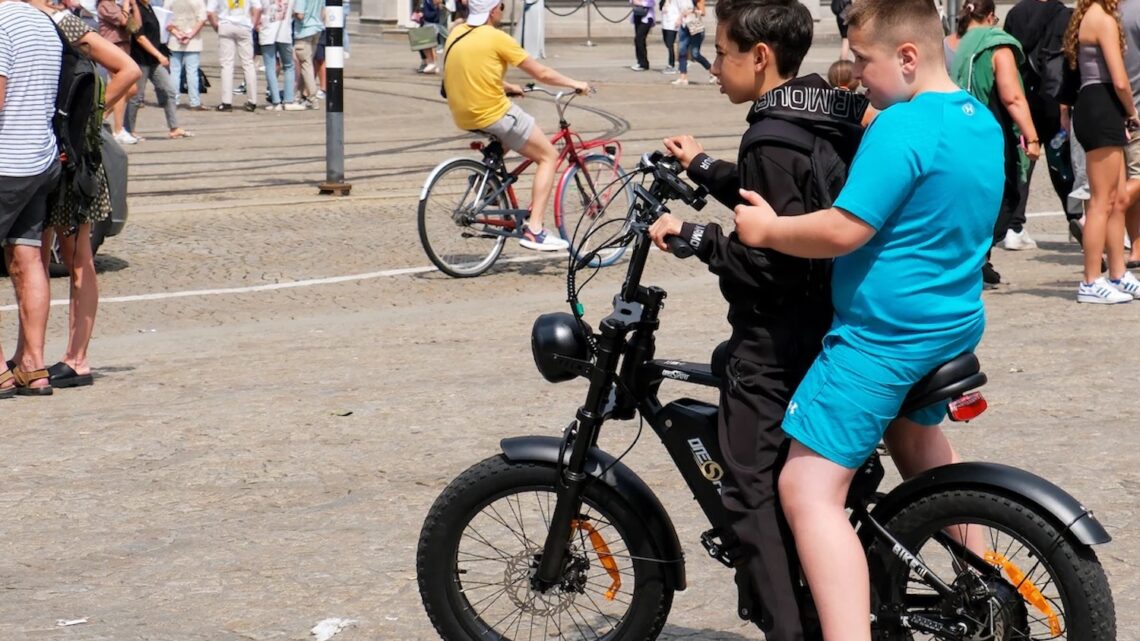 Politie is het zat en haalt fatbikes van de straat: ‘Eindelijk wordt er ingegrepen’ Politie is het zat en haalt fatbikes van de straat: ‘Eindelijk wordt er ingegrepen’