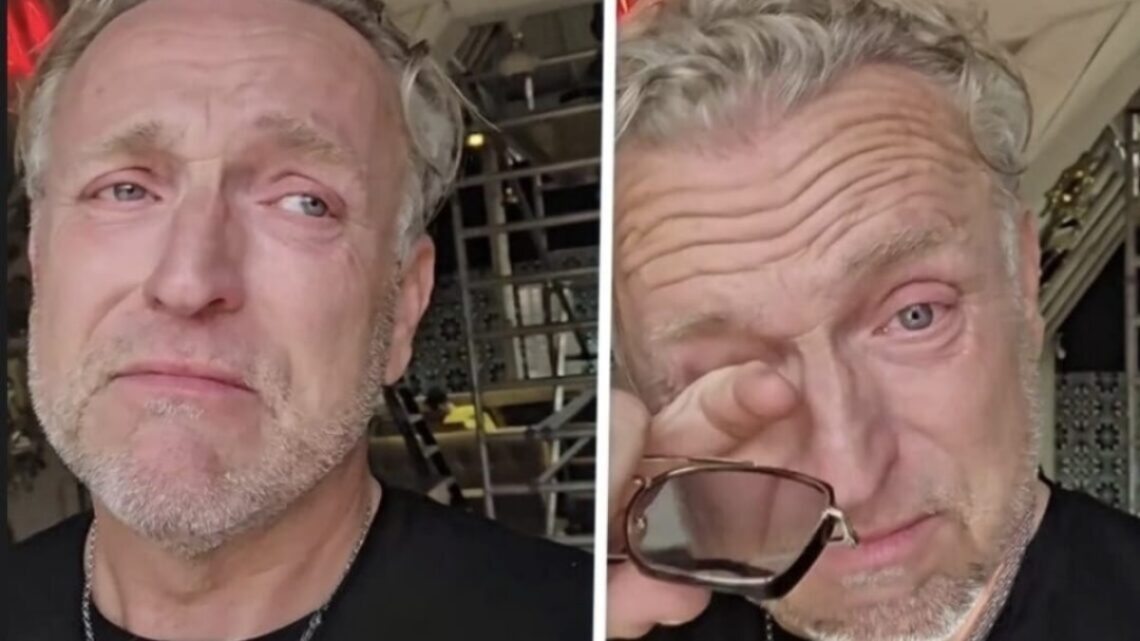 Gordon woest op nichtje: ‘Dit is het opzettelijk beschadigen van mijn imago!’ Gordon woest op nichtje: ‘Dit is het opzettelijk beschadigen van mijn imago!’