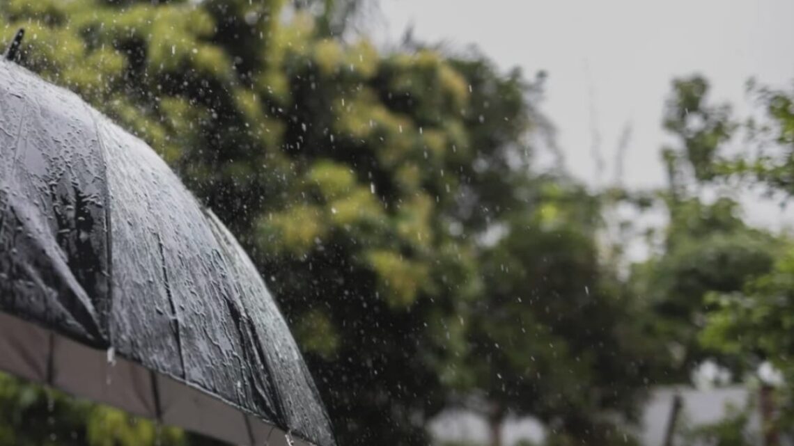 Waarschuwing voor noodweer: Veel regen, onweer en zware windstoten op komst! Waarschuwing voor noodweer: Veel regen, onweer en zware windstoten op komst!