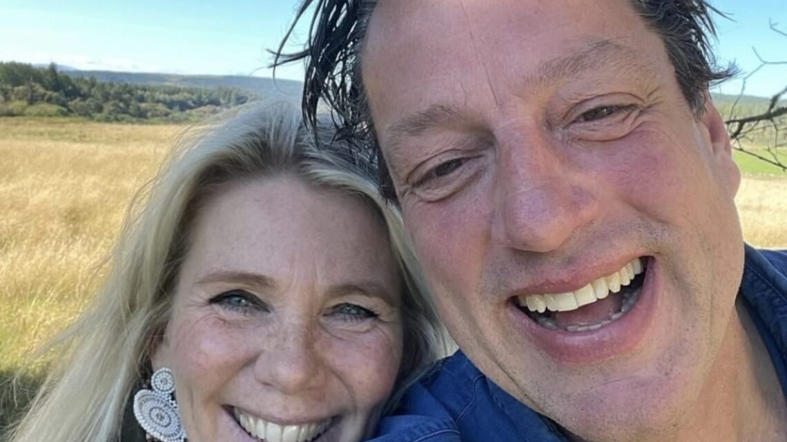 Naasten van Suzanne reageren op breuk: ‘Jij verdient iemand die wel eerlijk is’ Naasten van Suzanne reageren op breuk: ‘Jij verdient iemand die wel eerlijk is’