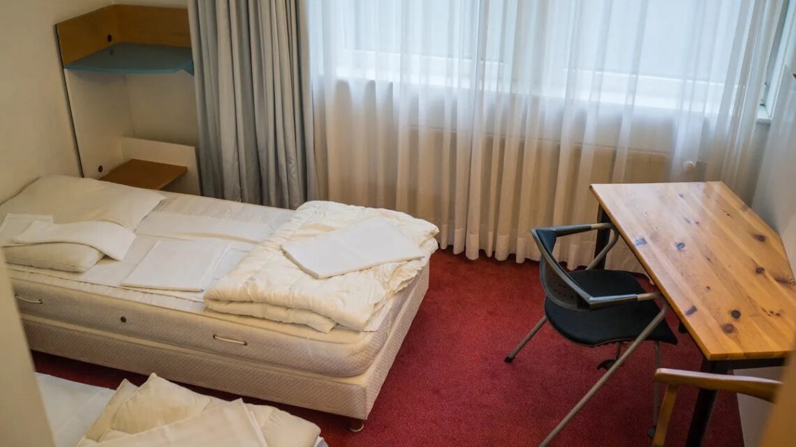 Asielzoeker met vijf kinderen heeft spijt dat ze woning weigerde! Asielzoeker met vijf kinderen heeft spijt dat ze woning weigerde!
